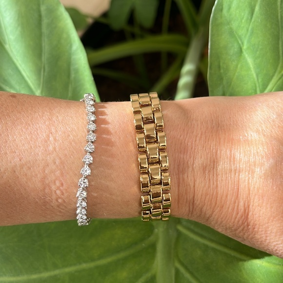 New 14k Gold Over Stainless Steel Rolex Style Bracelet 8 Inches Long New 14k Gold Over Stainless Steel Rolex Style Bracelet 8 Inches Long
